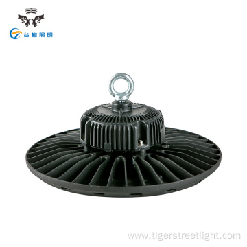 High brightness die cast aluminum highbay light